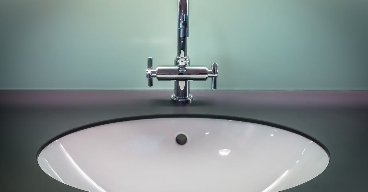 découvrez nos conseils et astuces pour aménager, décorer et optimiser votre salle de bain, alliant confort et style. transformez votre espace en un havre de paix avec nos idées inspirantes.