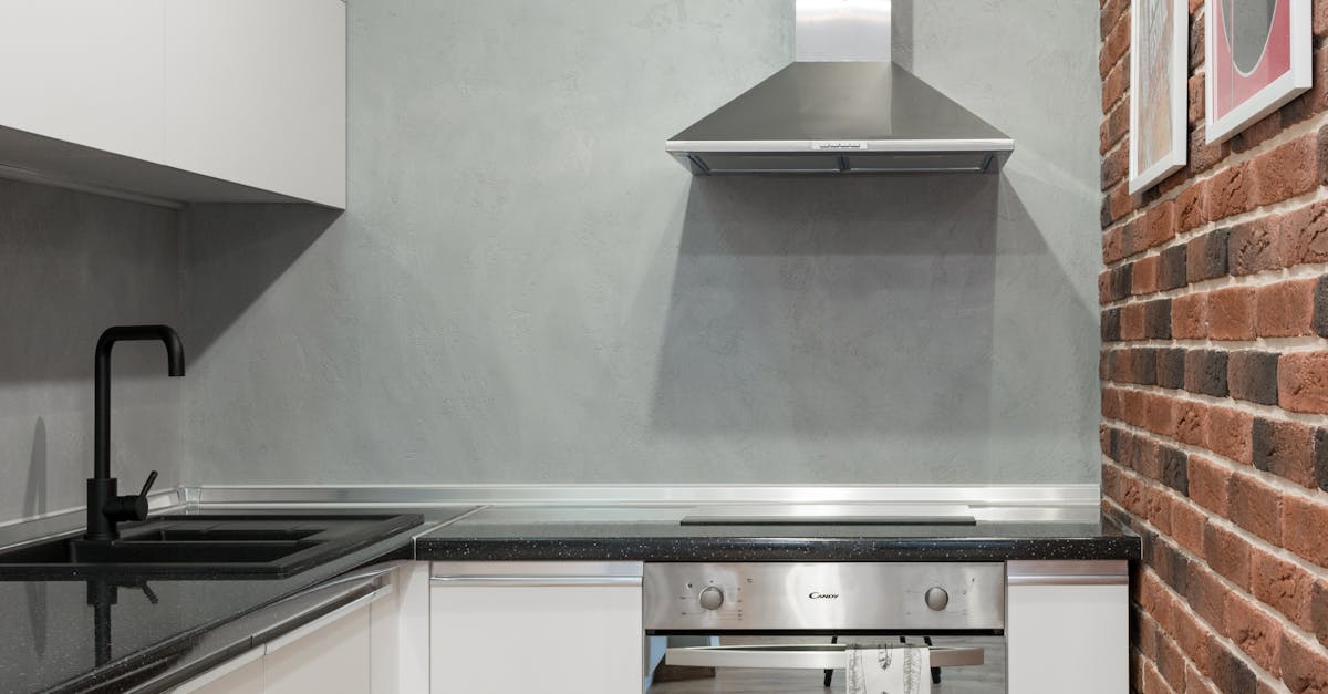découvrez notre guide complet pour le remplacement de votre robinet de cuisine. suivez nos conseils pratiques, astuces et étapes claires pour réaliser cette tâche en toute simplicité, tout en améliorant l'esthétique et l'efficacité de votre espace culinaire.