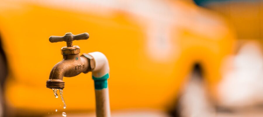découvrez comment identifier et réparer une fuite de chauffe-eau. suivez nos conseils d'experts pour prévenir les dégâts d'eau et optimiser le fonctionnement de votre appareil.