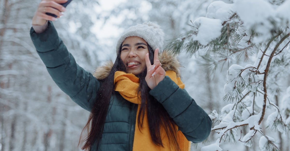 découvrez les dernières tendances de la mode hivernale pour un look élégant et confortable. explorez nos conseils de style, des vêtements chauds aux accessoires indispensables pour affronter le froid avec classe.