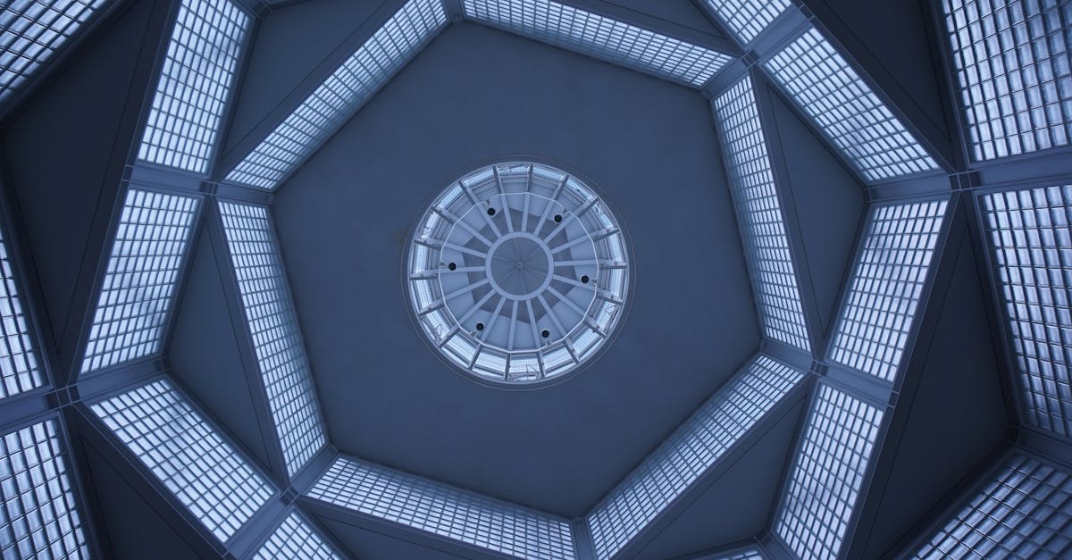 découvrez tout ce qu'il faut savoir sur les plafonds : types, matériaux, conseils d'installation et astuces déco pour embellir votre intérieur.