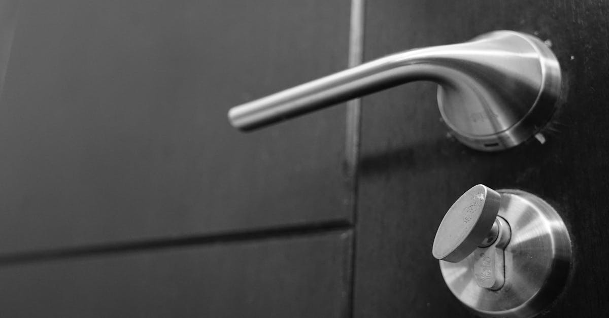 découvrez notre sélection de serrures de porte alliant sécurité, design et technologie. protégez votre domicile avec des systèmes de verrouillage innovants et fiables, adaptés à tous vos besoins.