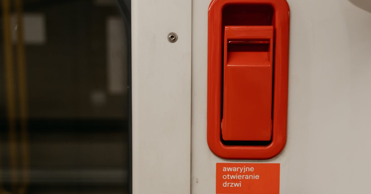 découvrez les coûts d'installation des portes intérieures, incluant les matériaux, la main-d'œuvre et les conseils pour faire le meilleur choix pour votre projet de rénovation.