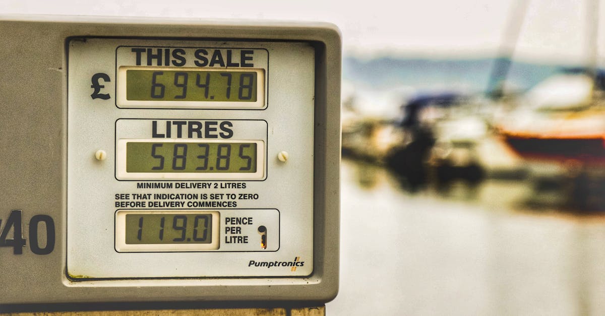 découvrez combien coûte un plombier en france : tarifs horaires, prix des interventions courantes et conseils pour estimer le budget de vos travaux de plomberie.