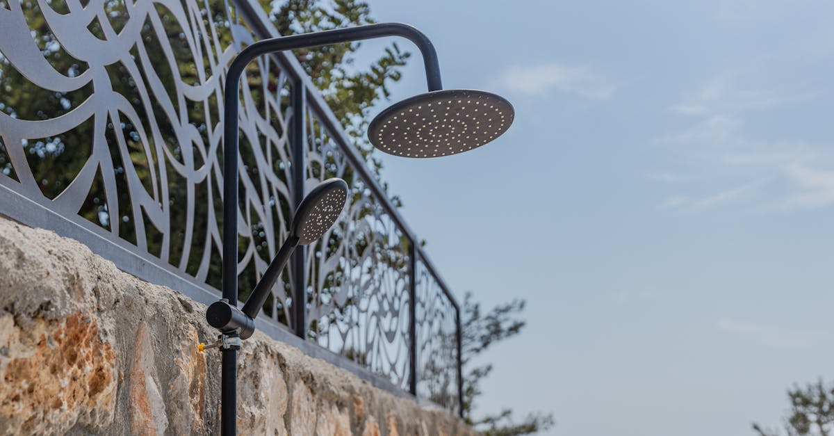 découvrez les coûts d'installation d'une douche en france : prix moyens, facteurs qui influencent le tarif, conseils pour économiser et obtenir un devis adapté à votre projet.