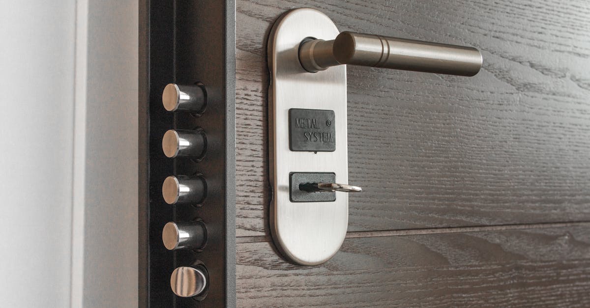 découvrez des solutions efficaces pour débloquer une serrure coincée. suivez nos conseils pratiques et astuces pour retrouver l'accès à votre porte en un rien de temps.
