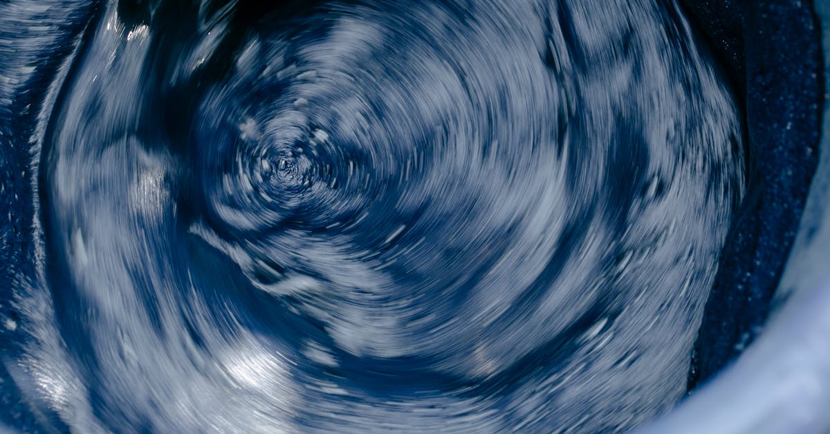 découvrez la signification de l’erreur f03 sur votre lave-linge, ses causes possibles et les solutions pour réparer rapidement votre machine à laver.