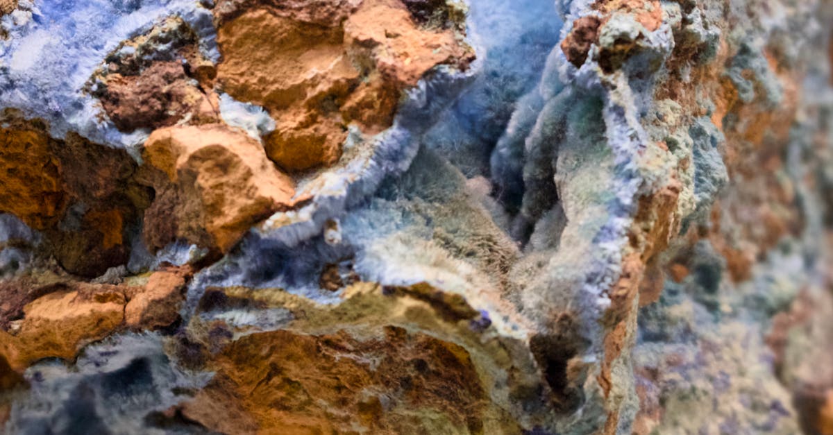 découvrez tout ce qu'il faut savoir sur la dureté de l'eau : définition, importance, méthodes de mesure et solutions pour traiter l'eau dure à la maison ou en entreprise.