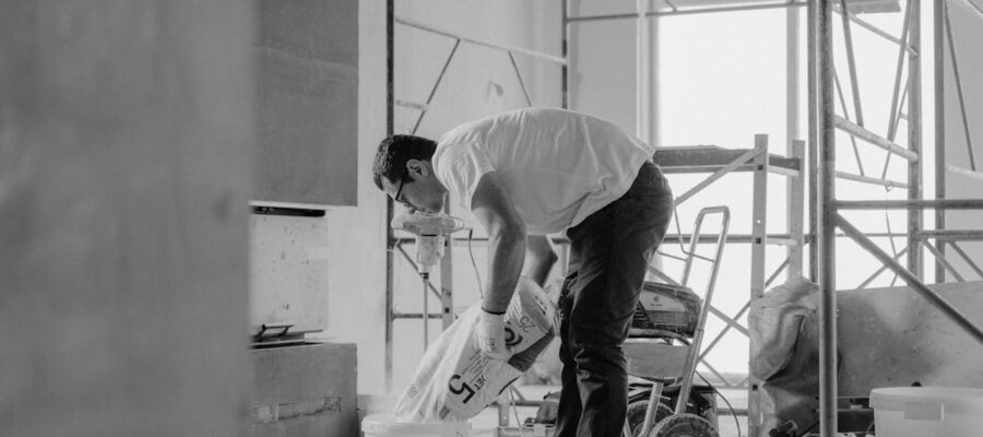 découvrez nos services de réparation de poignées de fenêtre pour assurer le bon fonctionnement et la sécurité de vos menuiseries. équipe professionnelle, solutions rapides et durables.