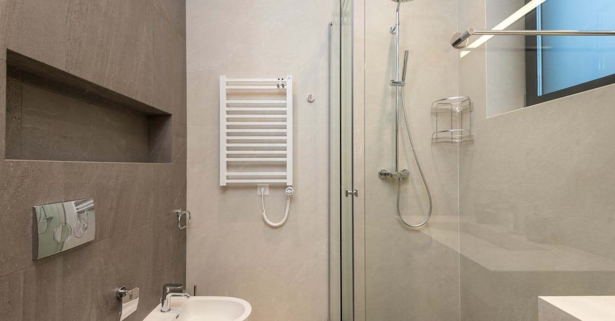 découvrez tout ce qu'il faut savoir sur le bidet : usages, avantages pour l'hygiène et le confort, conseils d'installation et guide d'achat pour choisir le modèle idéal.