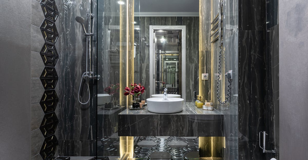 découvrez tout ce qu'il faut savoir sur le bidet : son utilité, ses avantages pour l'hygiène quotidienne et des conseils pour bien choisir et installer votre bidet à la maison.