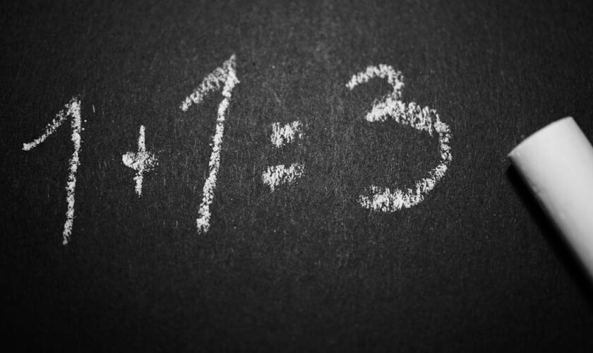 découvrez comment résoudre l'erreur e4 sur votre lave-vaisselle : causes fréquentes, solutions rapides et conseils d'entretien pour éviter ce code panne.