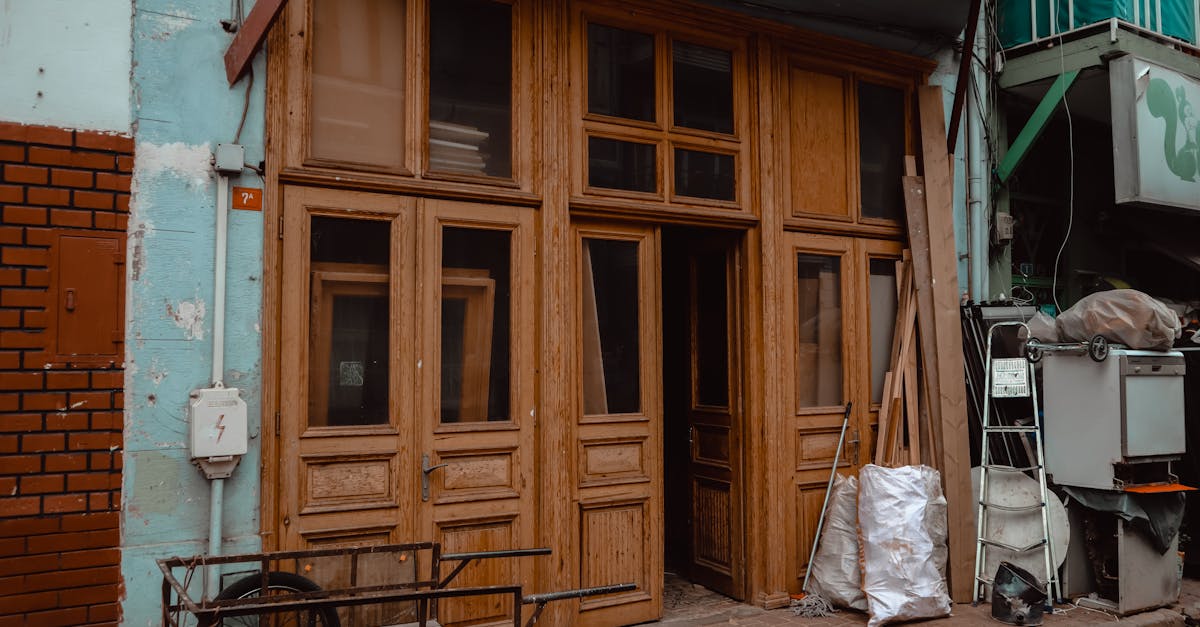 service de réparation de portes rapide et efficace pour tous types de portes : bois, métal, pvc. intervention à domicile, devis gratuit, artisans qualifiés. redonnez vie à vos portes avec nos experts!