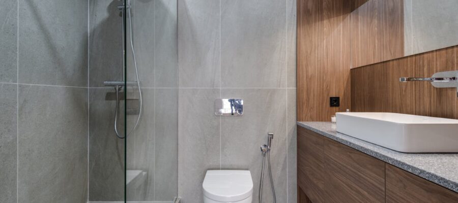 découvrez les différents bruits de toilettes, leurs causes possibles et comment y remédier pour assurer confort et tranquillité dans votre salle de bain.