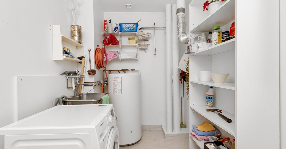 découvrez tout ce qu'il faut savoir sur les chauffe-eau : fonctionnement, types (électriques, gaz, solaires), conseils d'installation et entretien pour une eau chaude efficace au quotidien.