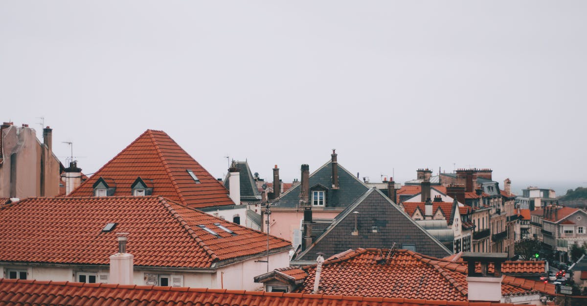découvrez ce qu'est le phénomène de backdraft dans les cheminées : causes, dangers potentiels et solutions pour protéger votre maison contre les retours de fumée et améliorer la sécurité de votre système de chauffage.