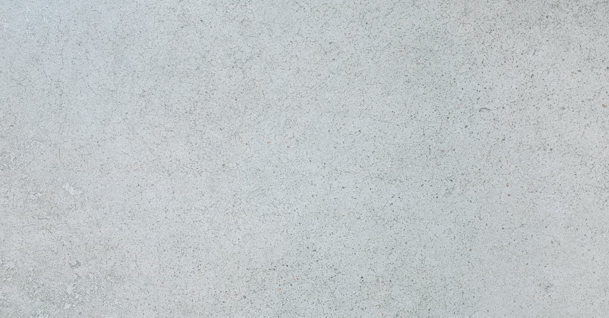 découvrez les étapes essentielles du coulage d'une dalle en béton, des préparations à la finition, pour garantir une surface solide et durable adaptée à tous vos projets de construction.