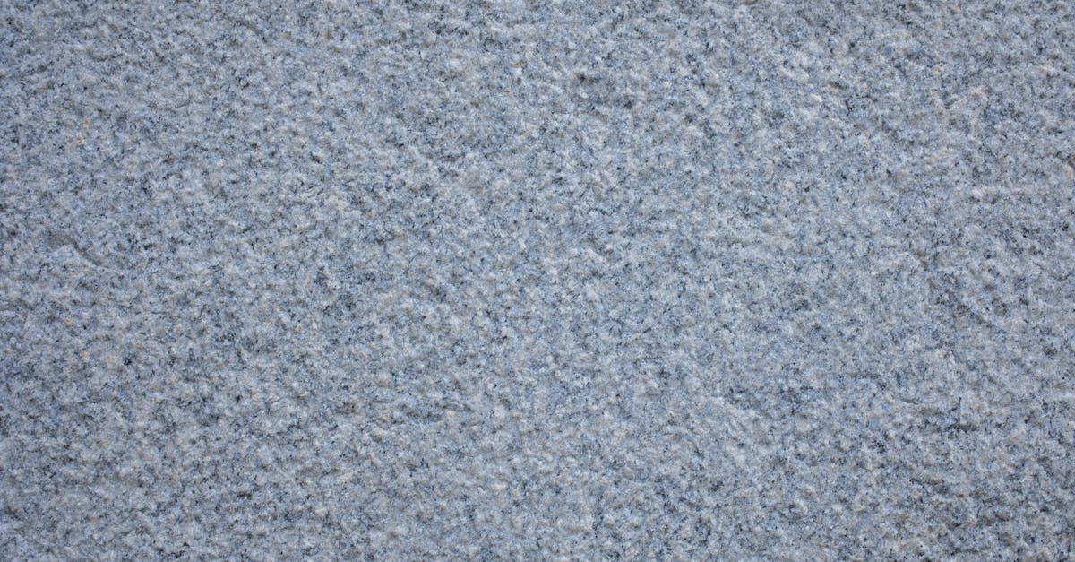 découvrez les étapes essentielles du coulage d'une dalle en béton : préparation du sol, choix des matériaux, conseils pratiques et erreurs à éviter pour réussir votre projet de construction.