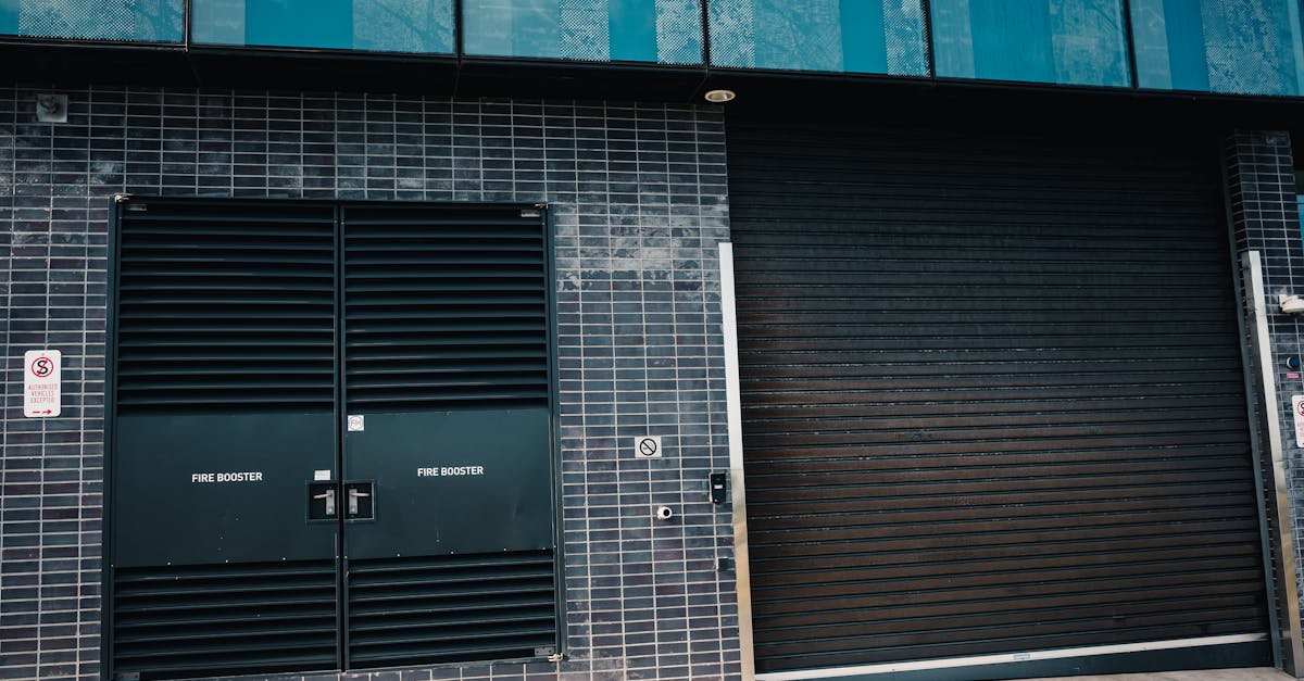 découvrez nos conseils et solutions pour renforcer la sécurité de votre porte de garage. protégez efficacement votre maison contre les intrusions grâce à des systèmes fiables et faciles à installer.