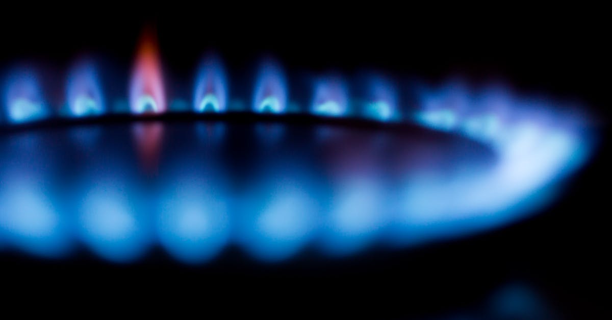 découvrez tout ce qu'il faut savoir sur les conduits de fumée de chaudière à gaz : fonctionnement, installation, sécurité et conseils d'entretien pour optimiser le rendement de votre chauffage.