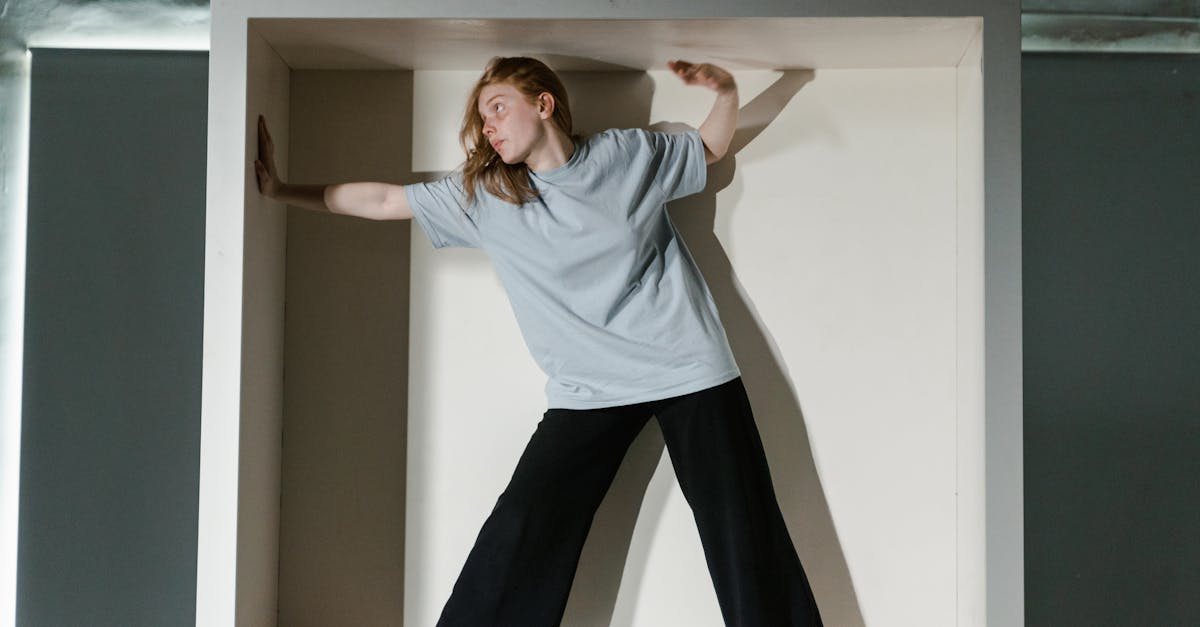 découvrez la junction box, un boîtier de connexion électrique essentiel pour sécuriser et organiser les câbles dans vos installations. idéale pour garantir une connexion fiable et protéger vos circuits contre les risques électriques.