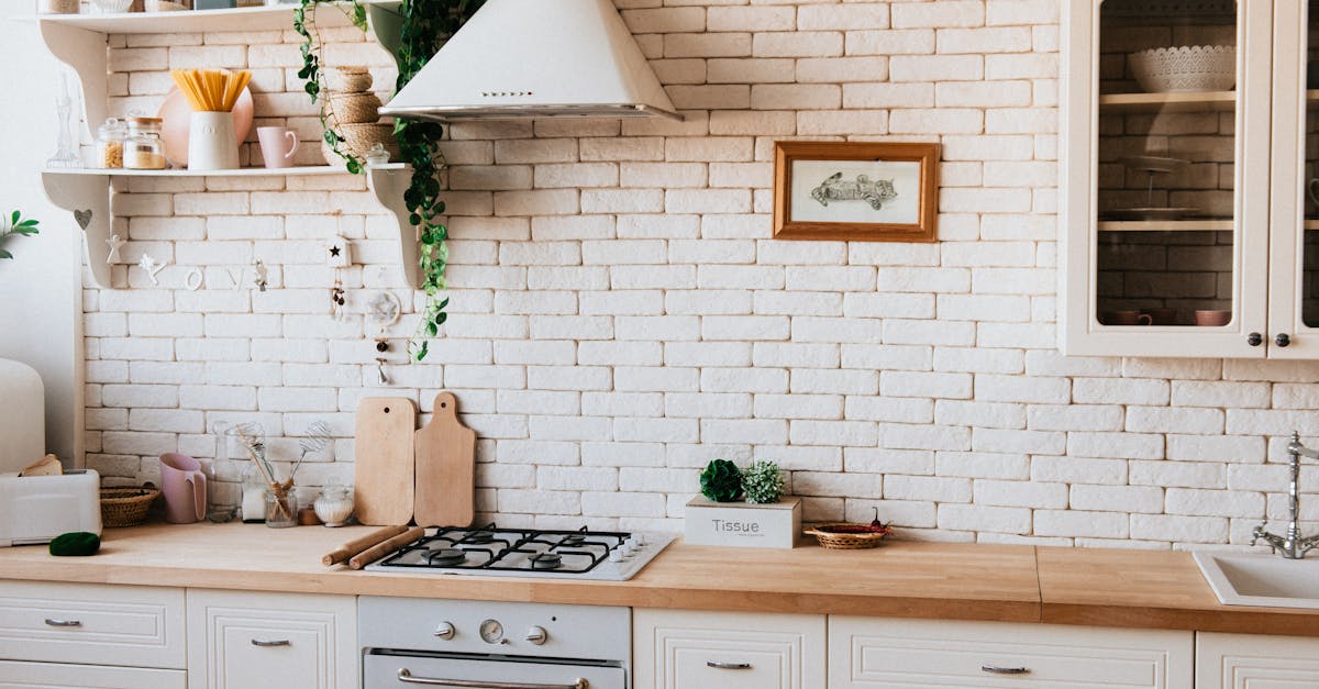 découvrez nos conseils pour l'installation d'un poêle à pellets : étapes essentielles, astuces de sécurité et recommandations pour optimiser le chauffage de votre maison.