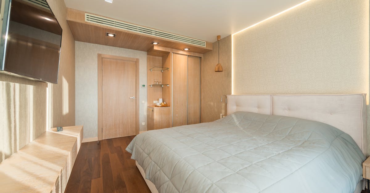 découvrez comment ajuster facilement la porte de votre armoire pour un fonctionnement parfait : conseils pratiques et étapes simples pour régler l’alignement et la fermeture.