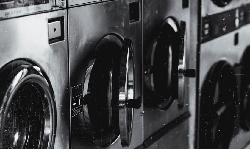 découvrez comment choisir la meilleure machine à laver adaptée à vos besoins : conseils, comparatifs et astuces pour optimiser votre lessive et économiser de l'énergie.