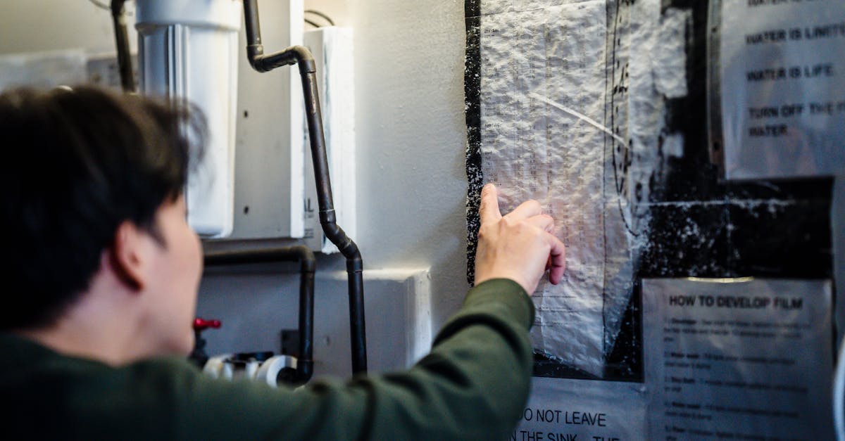 découvrez tout ce qu'il faut savoir sur les chauffe-eau : types, fonctionnement, conseils d’installation et d’entretien pour assurer un confort optimal et réaliser des économies d'énergie dans votre maison.