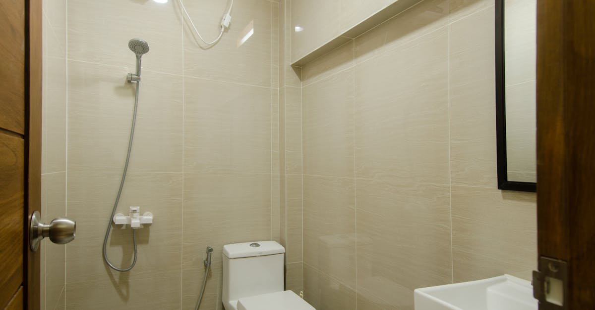 découvrez tout ce qu'il faut savoir sur les chauffe-eau : conseils d'installation, types de modèles, entretien et astuces pour choisir le chauffe-eau adapté à vos besoins, afin d'assurer un confort optimal en eau chaude chez vous.