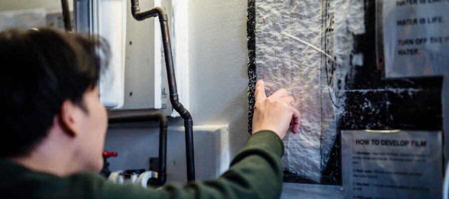 découvrez tout ce qu'il faut savoir sur les chauffe-eaux : types, avantages, conseils pour choisir et entretenir votre appareil pour une eau chaude toujours disponible à la maison.