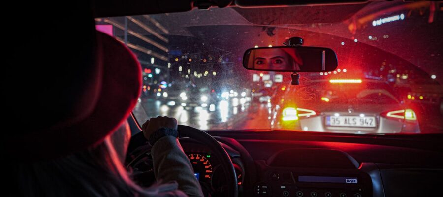 découvrez comment débloquer une fenêtre coincée rapidement et facilement grâce à nos conseils pratiques et efficaces.