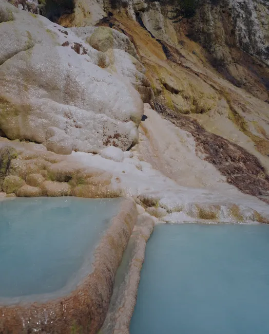Discover the stunning travertine pools formed by mineral-rich waters in Giresun, Türkiye.